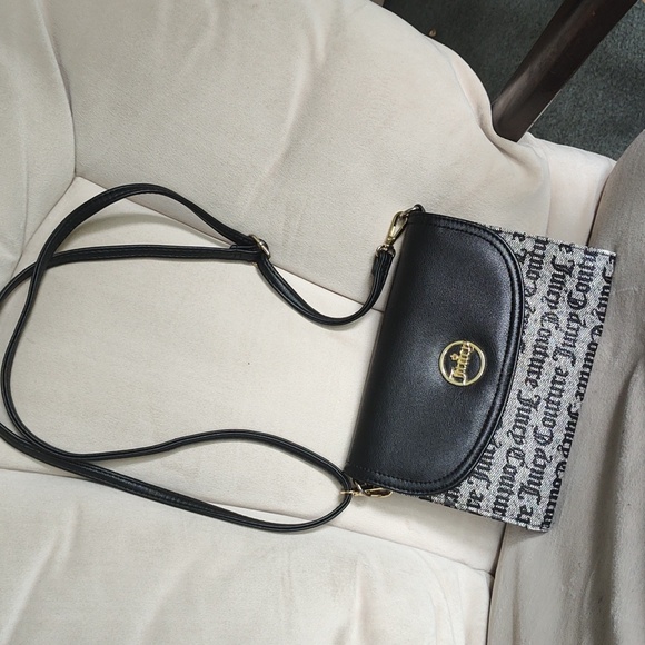 Juicy Couture adjustable shoulder bag/clutch. - Picture 1 of 6
